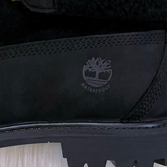 Timberland Women’s Authentics Teddy Fleece Waterproof Fold Down Black Boots - Picture 8 of 9